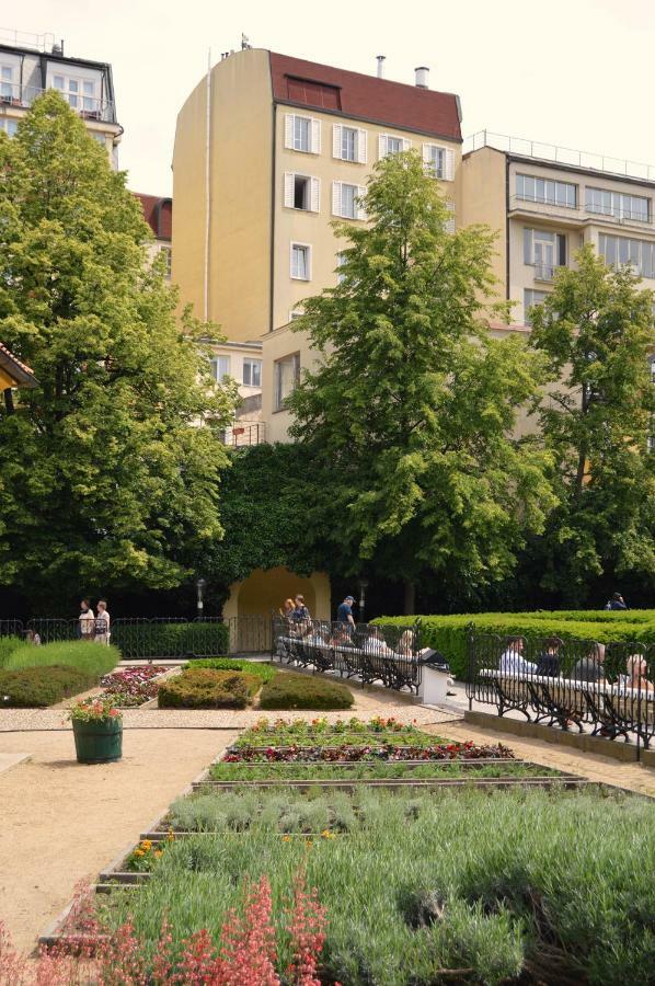 Adria Hotel Prague Luaran gambar